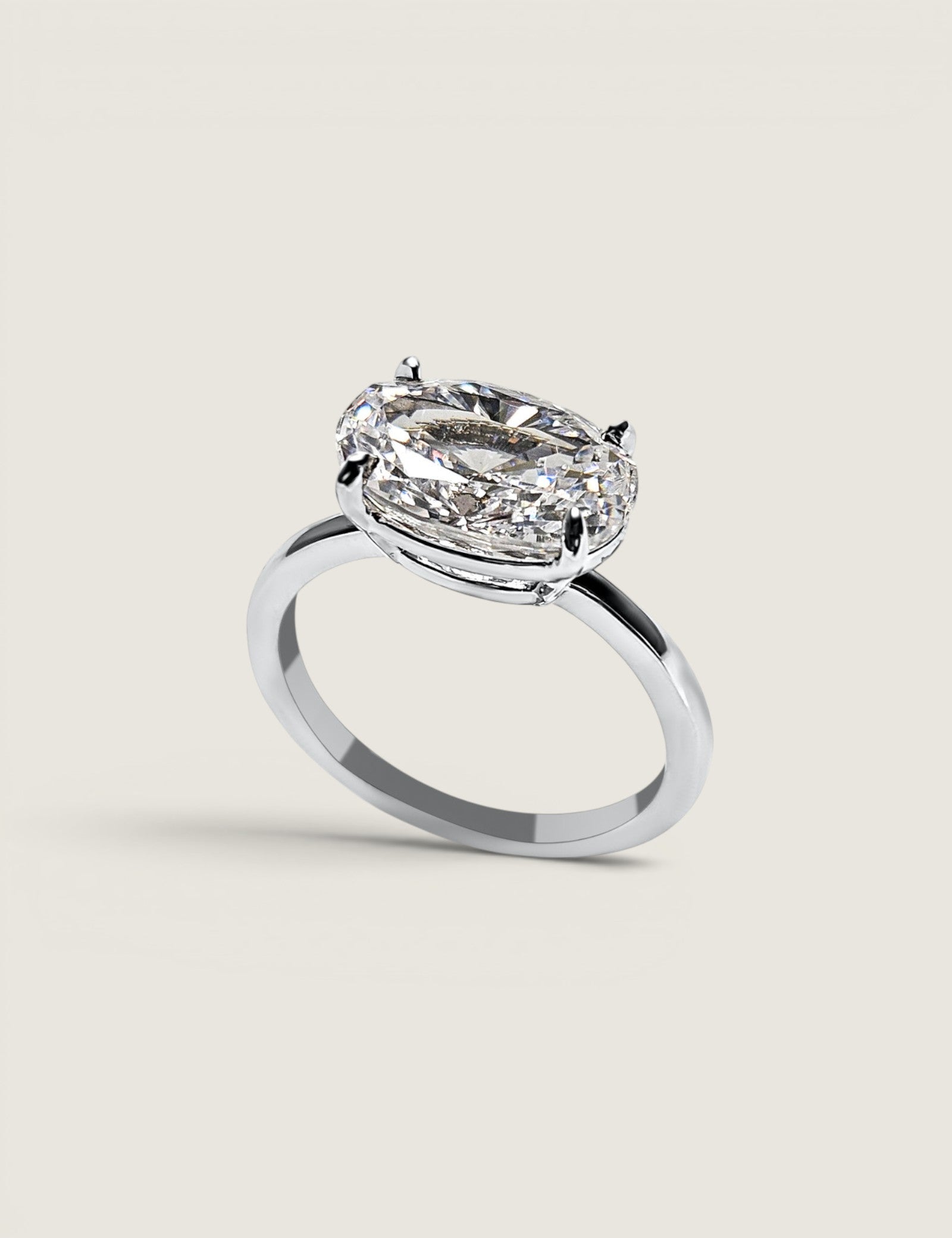 East West Oval Cut Ring(4 TCW)