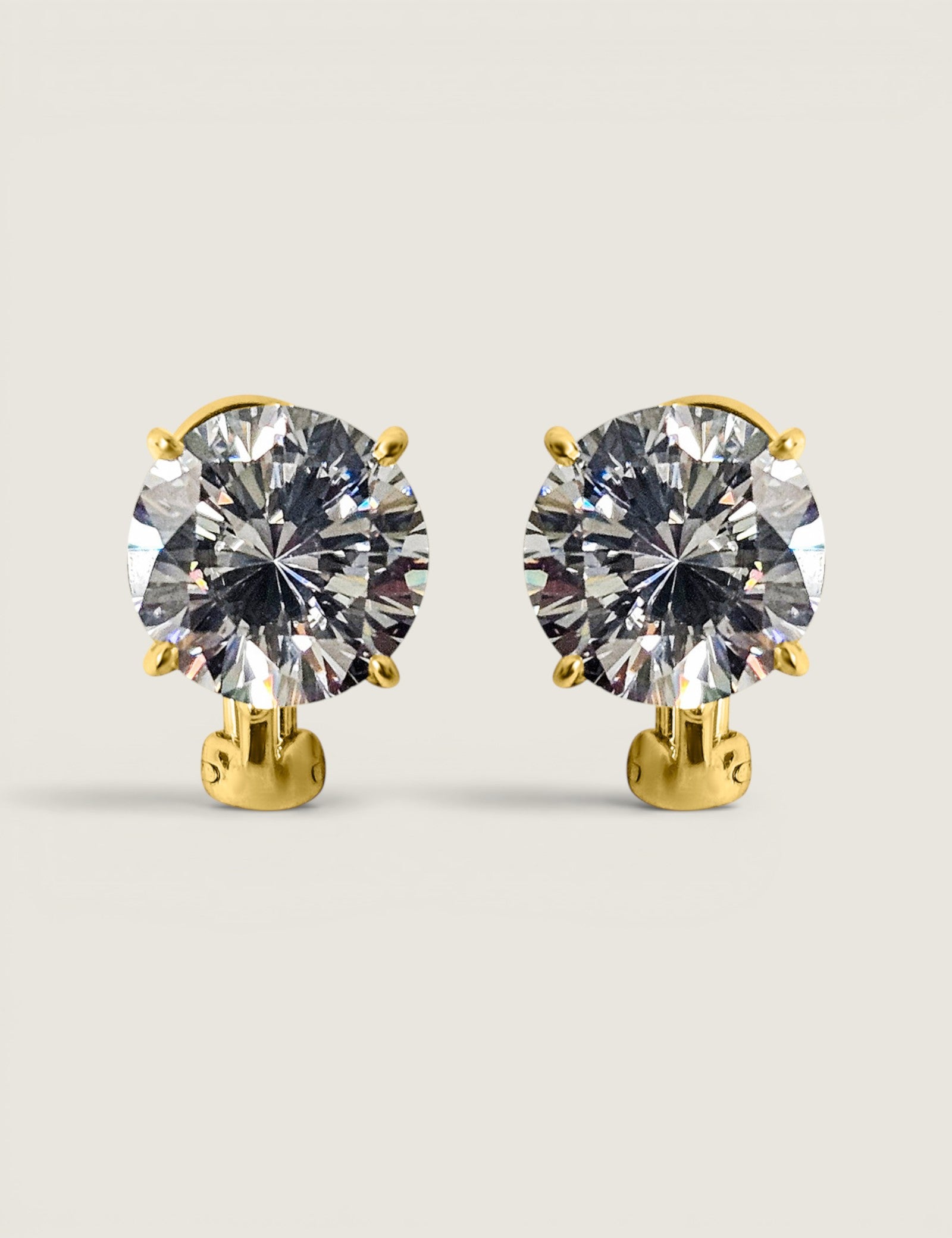 Round Brilliant Studs with POST/CLIP (10 TCW)