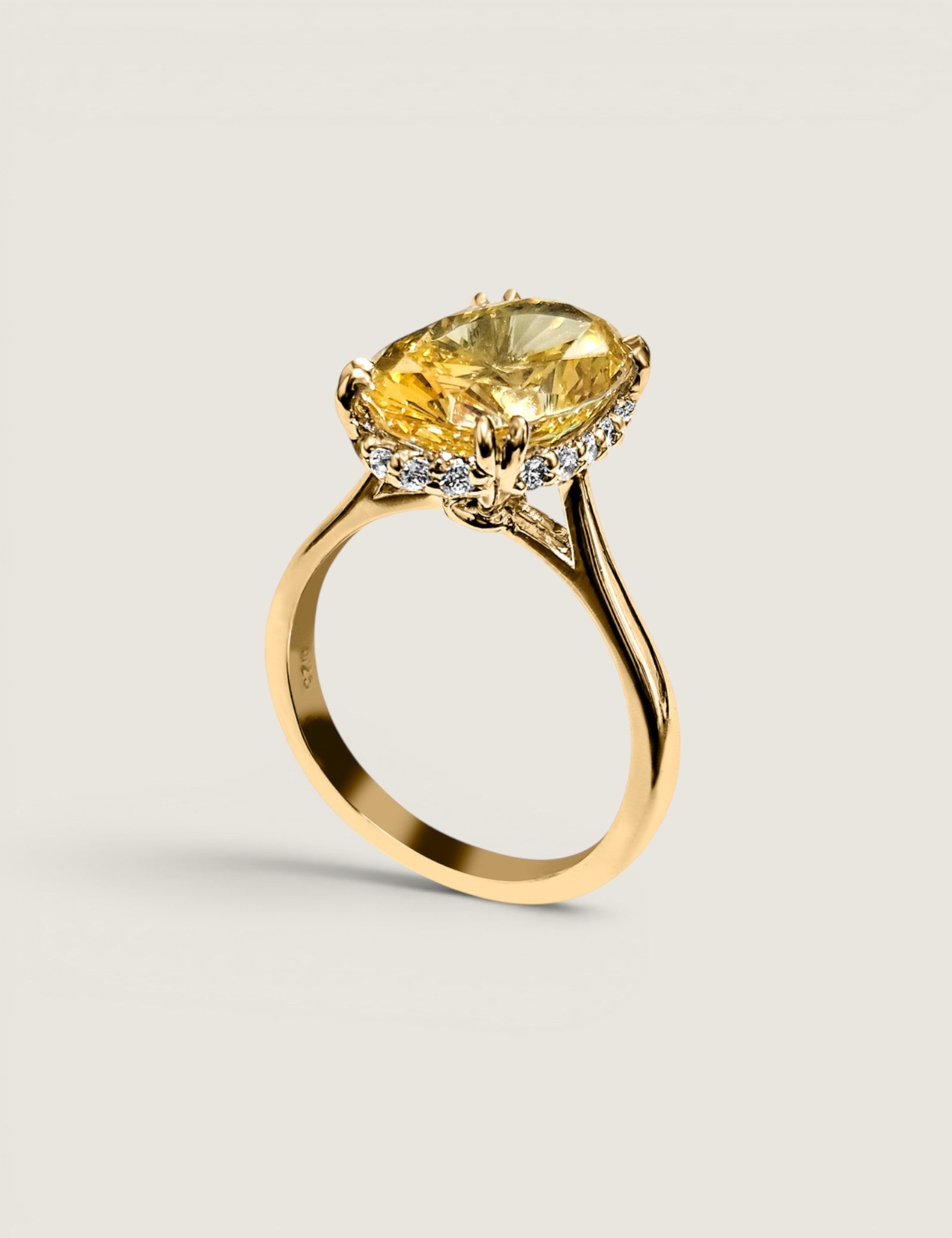 4CT (13x9mm) Canary Yellow Oval With Drop Halo