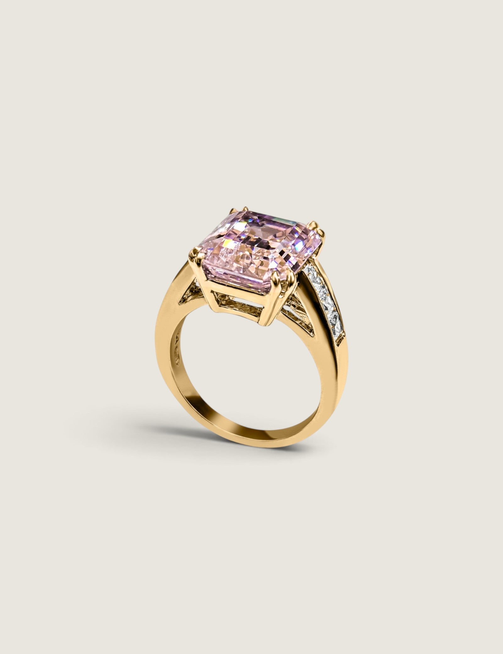 7CT EM CUT W/6PRINC CUT .4CT EACH - Fantasia by DeSerio