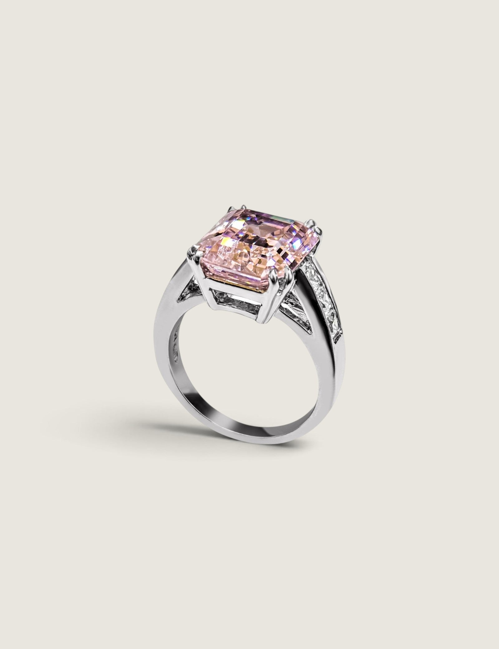 7CT EM CUT W/6PRINC CUT .4CT EACH - Fantasia by DeSerio