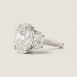 4CT CENTER WITH 1.5CT OVAL SIDES F905-CZ-14K