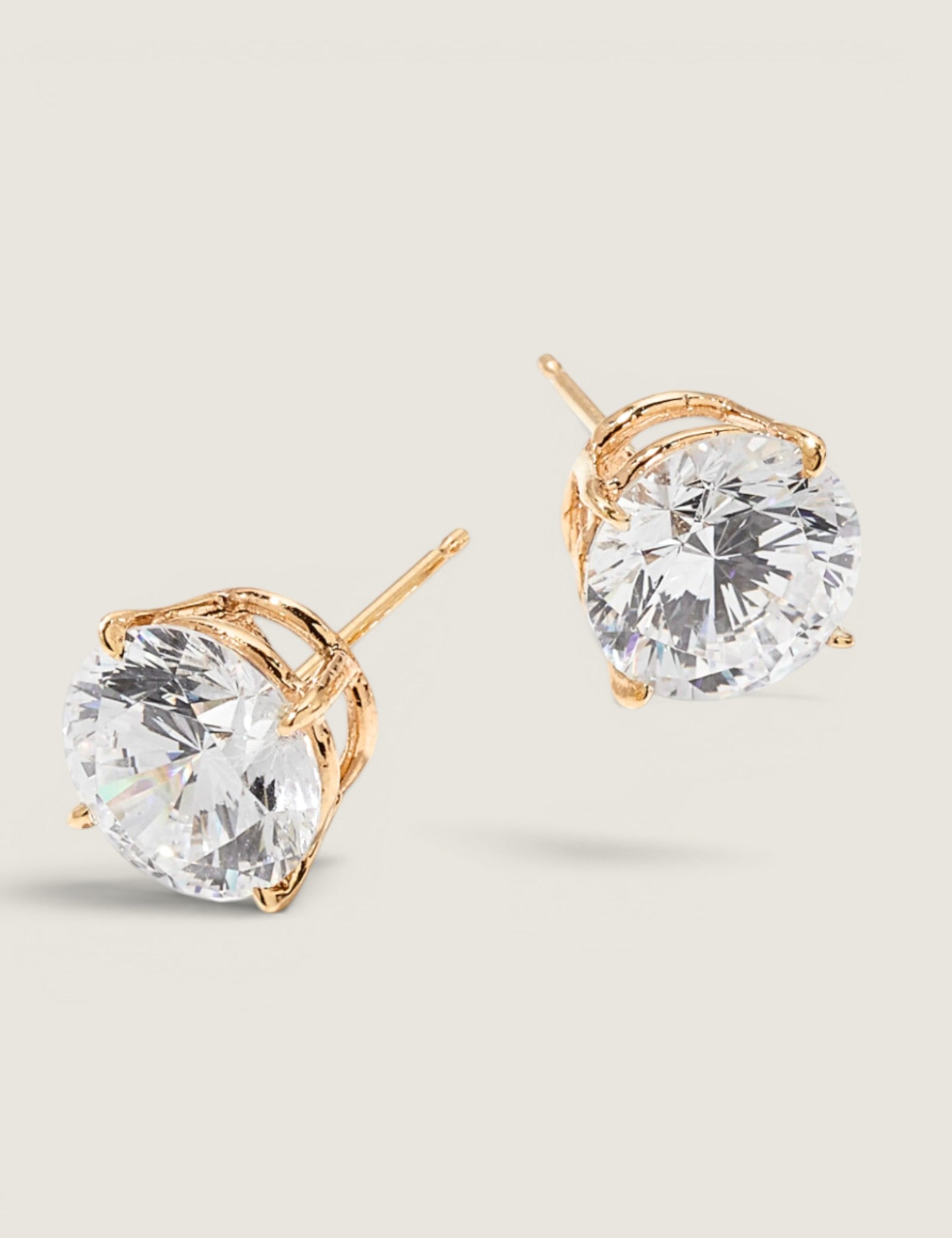 Round Brilliant Studs (1.5TCW-6TCW)