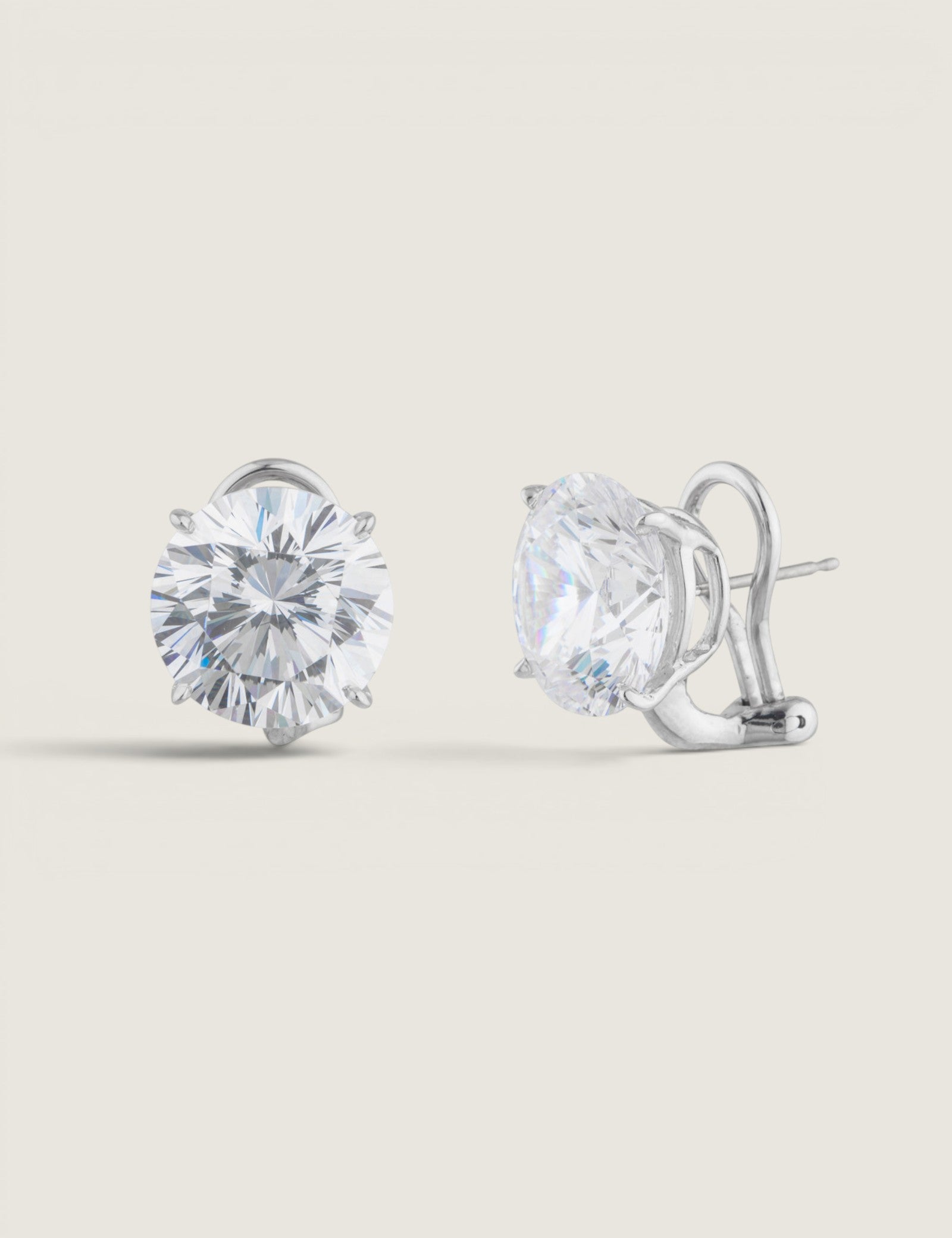 Round Brilliant Studs with Vermeil (15 TCW)