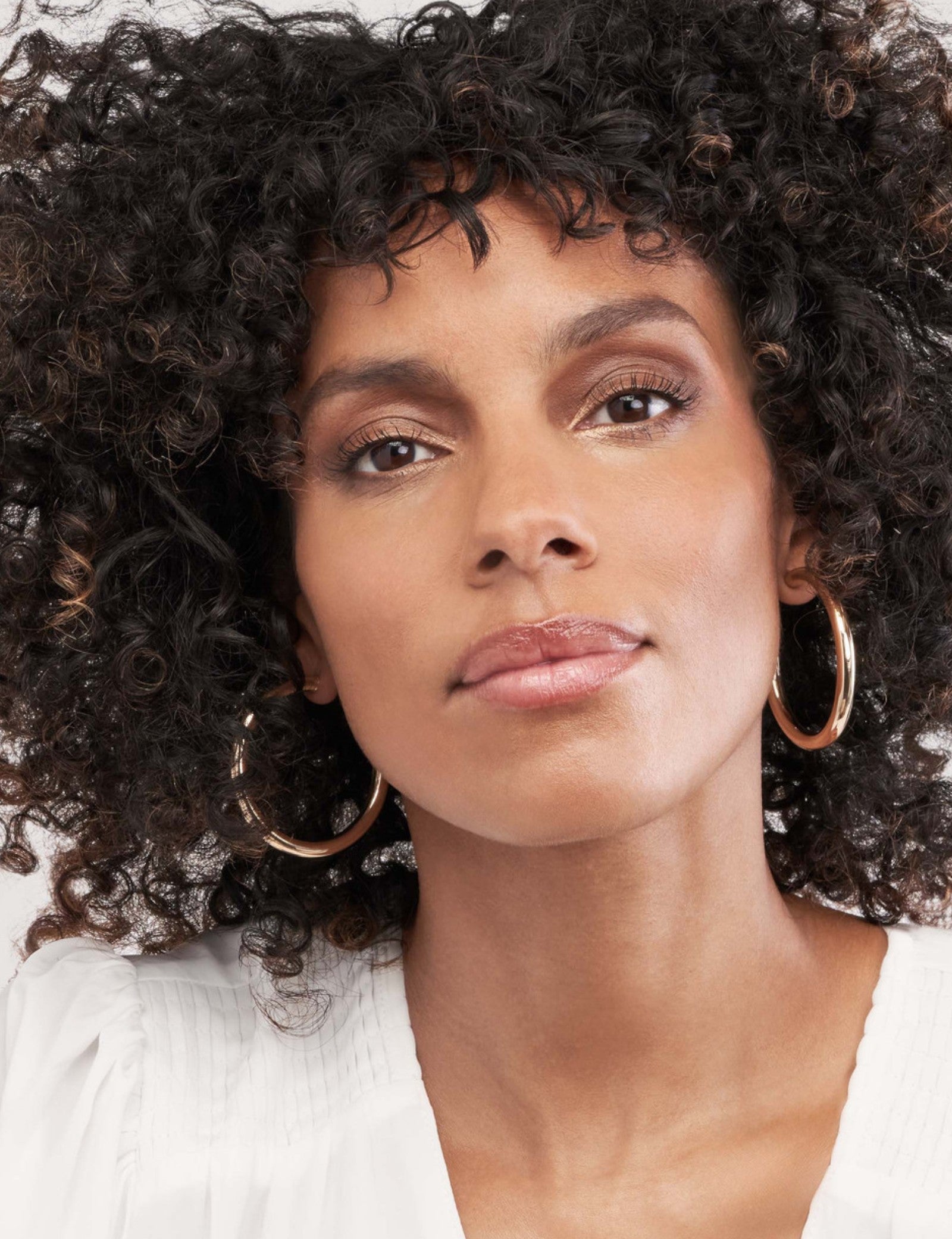 Medium Tube Hoop Earrings (Yellow Gold)