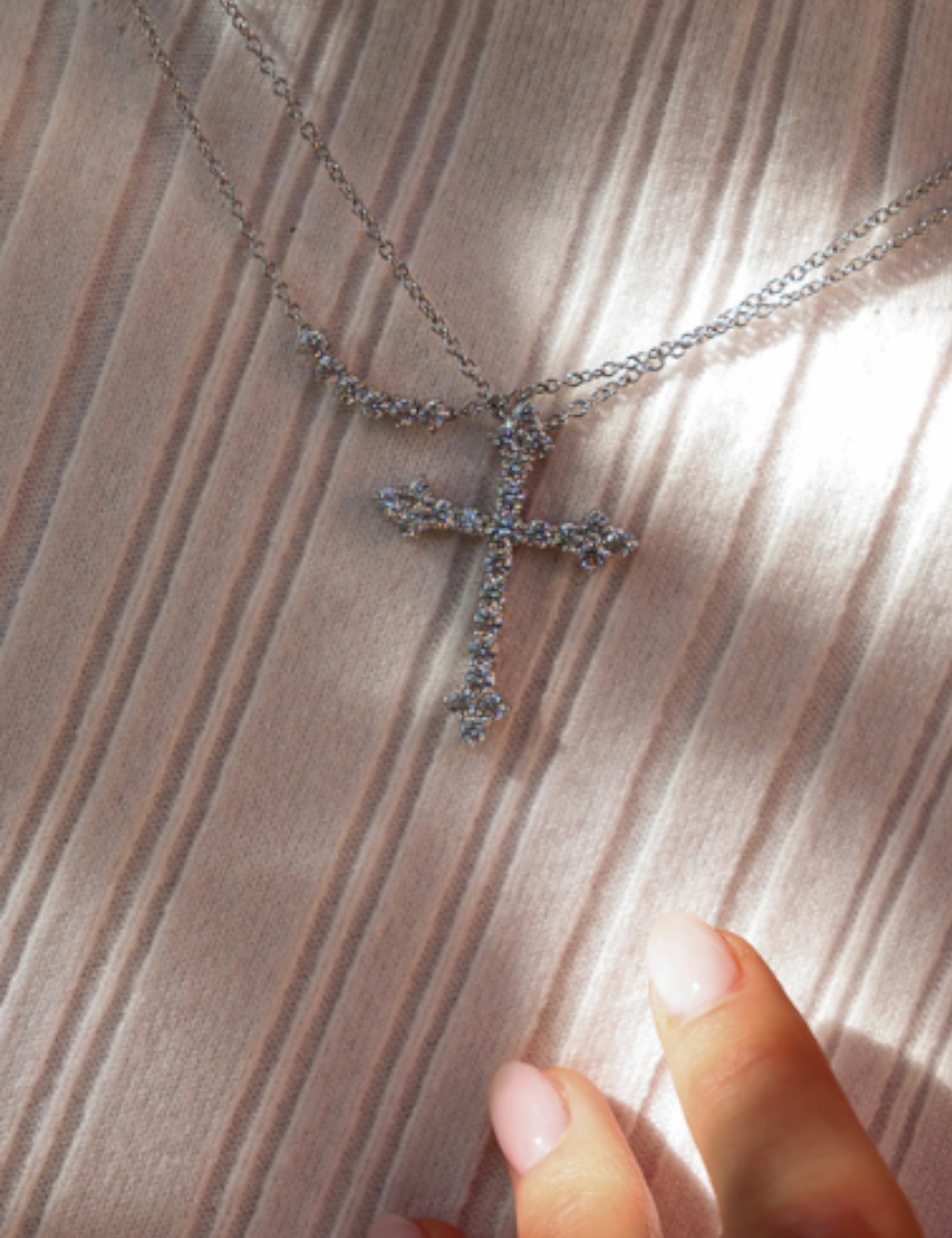 Elegant Cross (2.16 TCW) | Modern Diamond