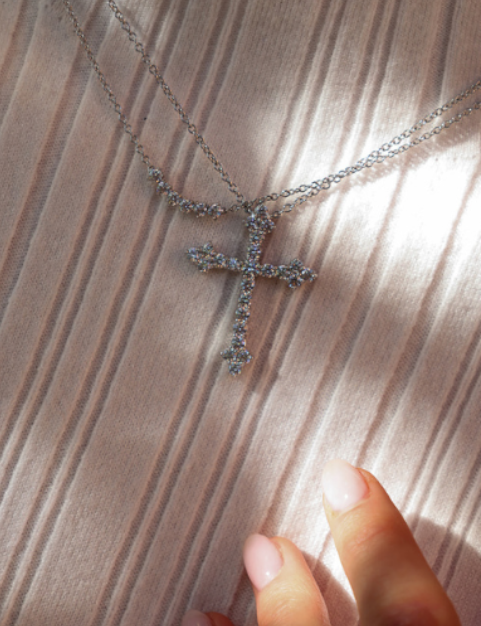 6 Stone Curved Pendant (.5 TCW)
