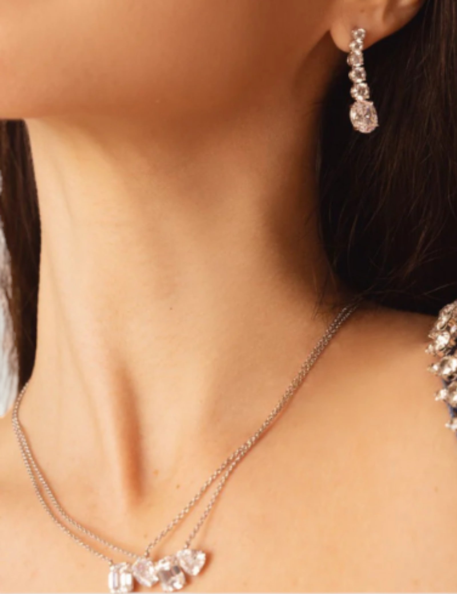 Graduated Round Earring with Oval Drop (6TCW)