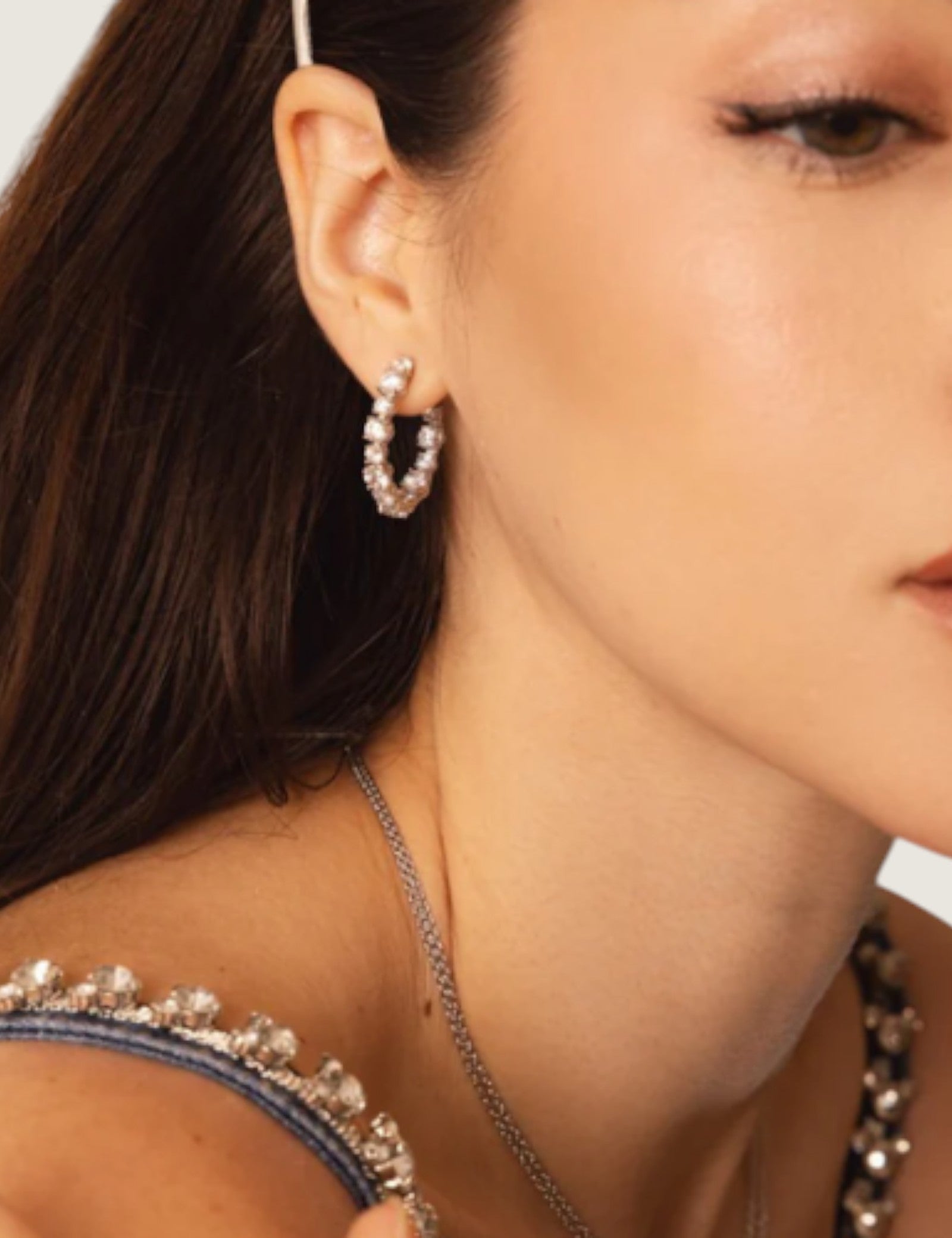 Alternating Round Oblong Hoop Earring (4.5TCW)