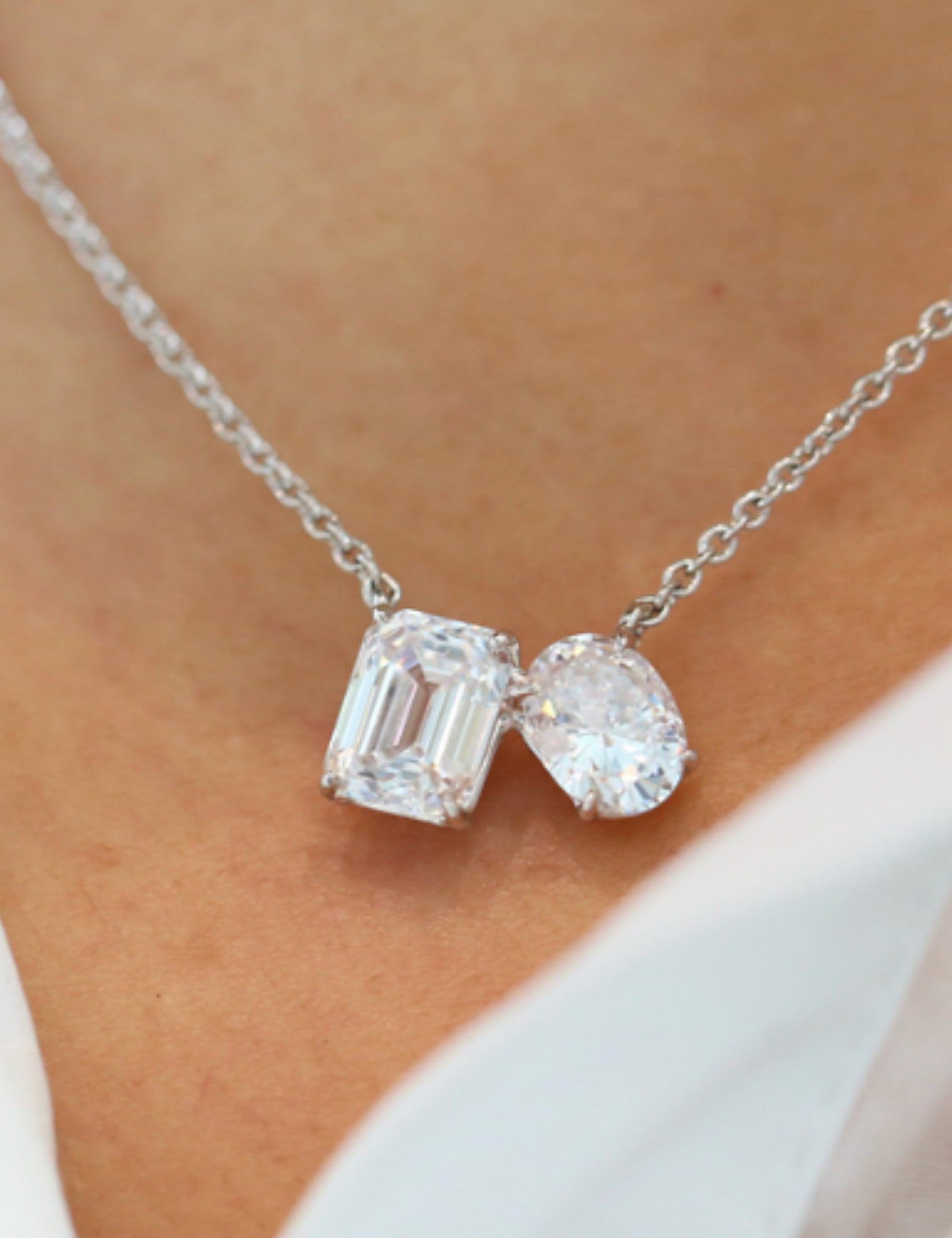 Toi et Moi Emerald and Oval Pendant Necklace (3 TCW)
