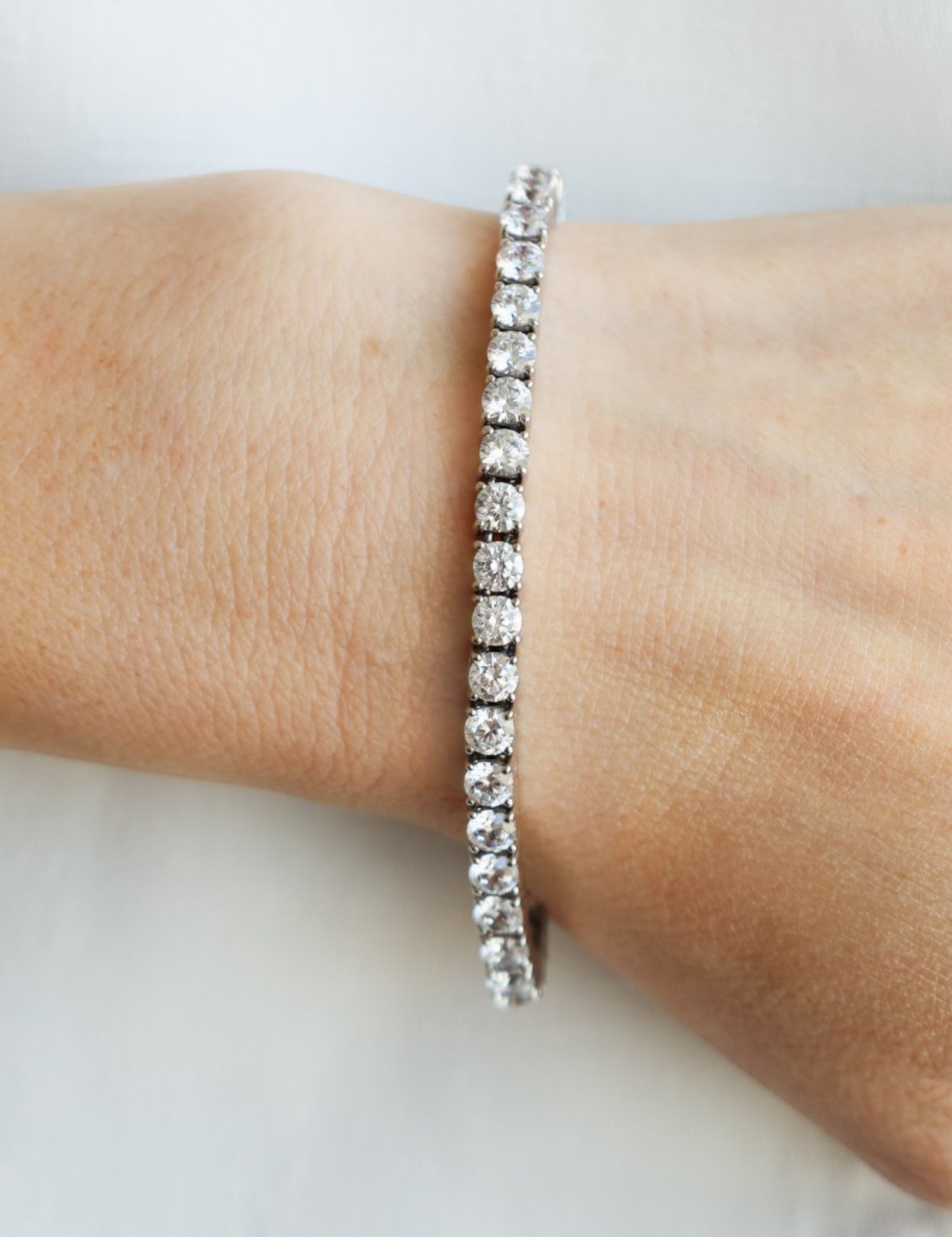 7" Round Tennis Bracelet (10 TCW)