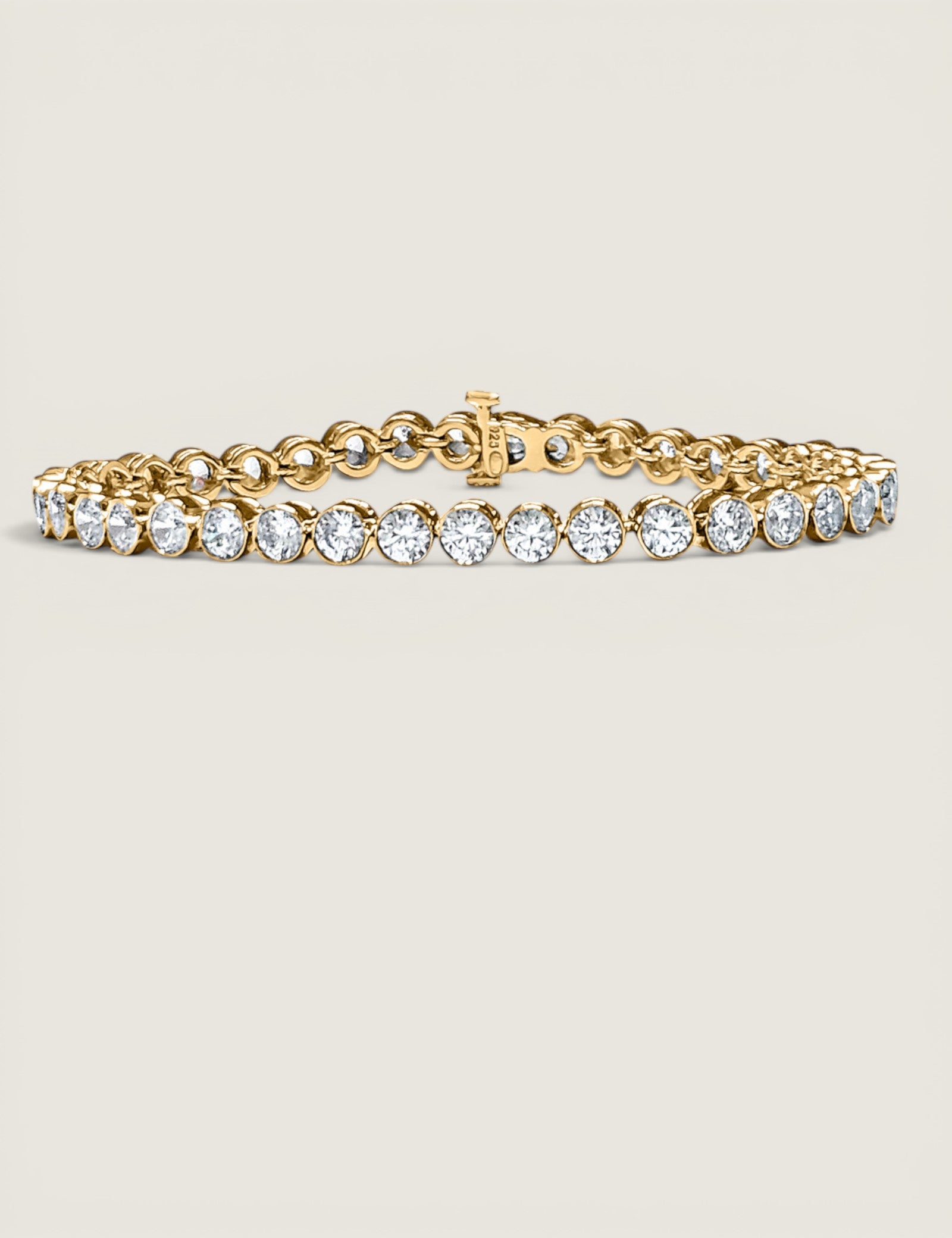 Round Brilliant Tube Bracelet (7.8 TCW)