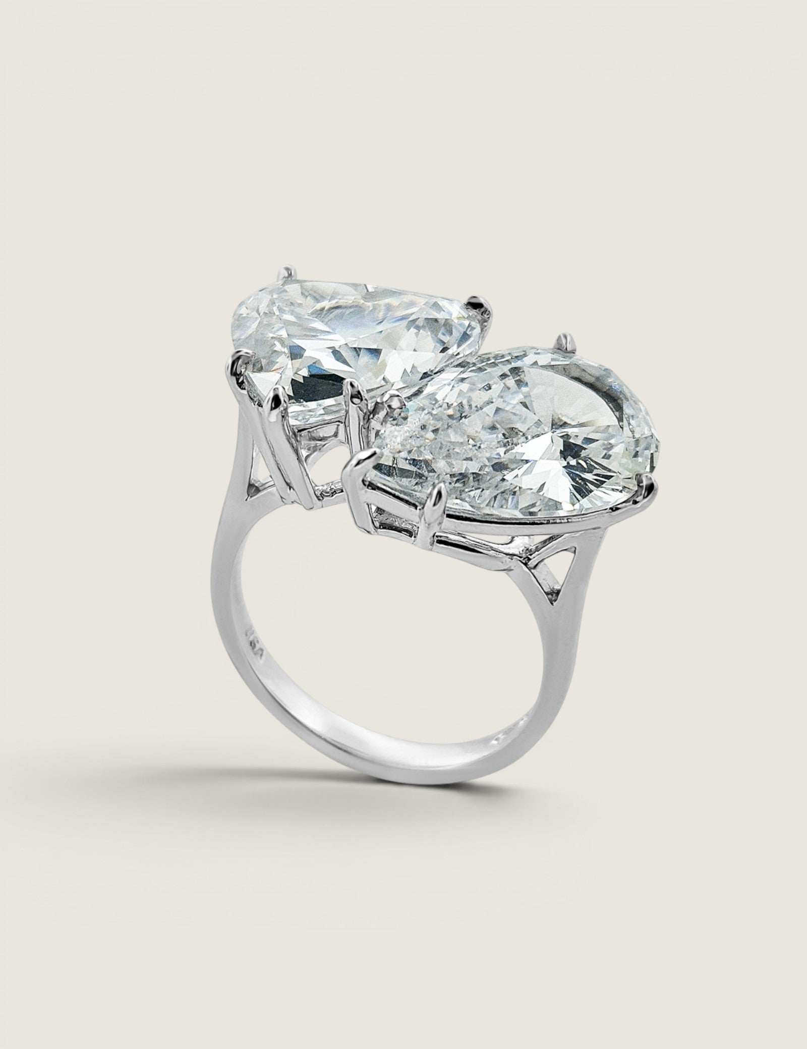 6ct(10mm x 16mm) Pear & 6ct(12mm) Heart Toi et Moi Ring