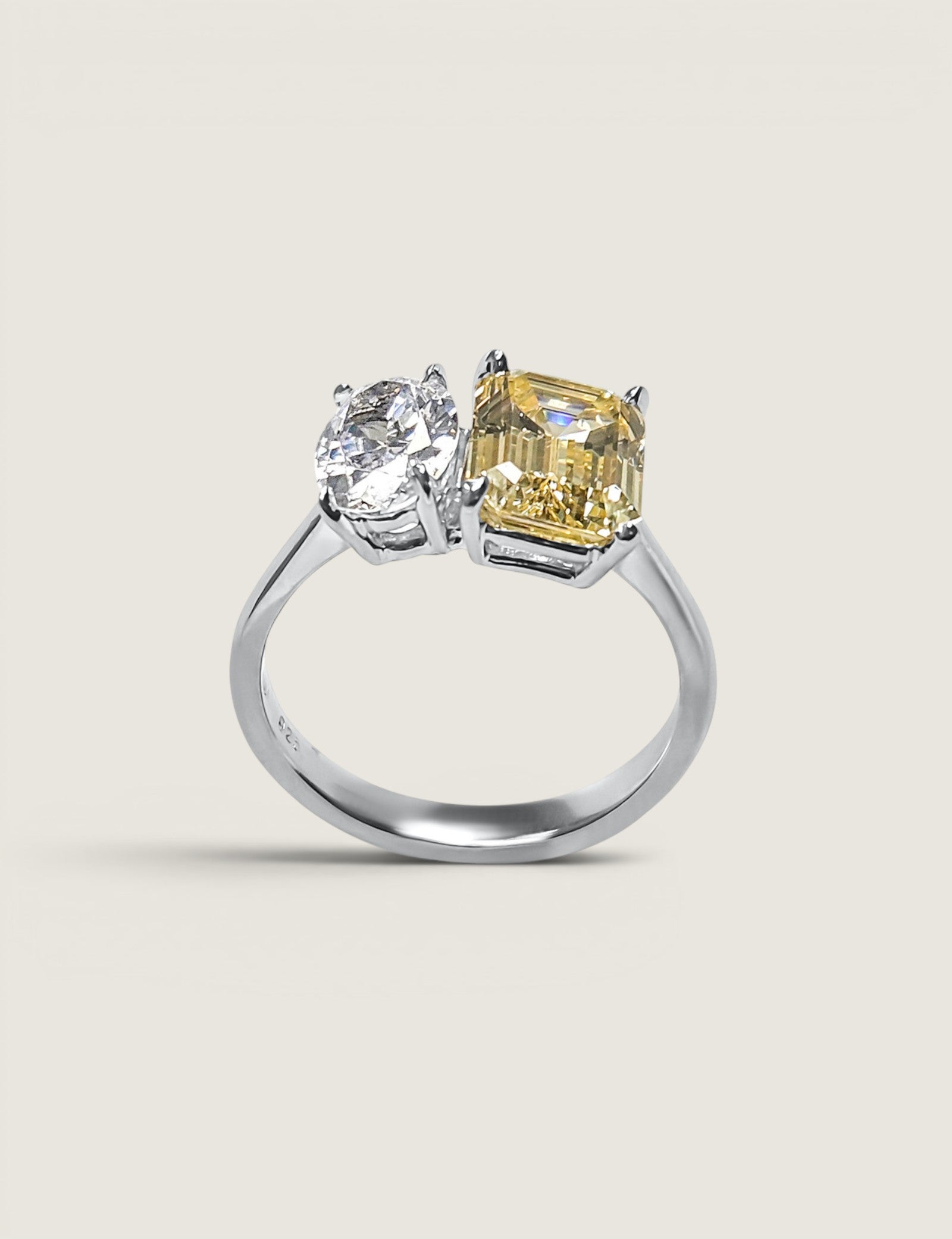 Toi et Moi 1.5ct Oval & Canary 2.5ct Emerald Cut Ring (4 TCW)