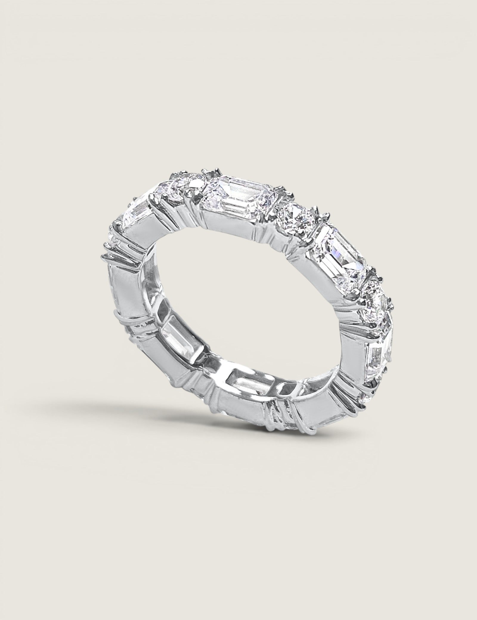 Alternating Emerald-cut and Round Eternity Band(3.15 TCW)