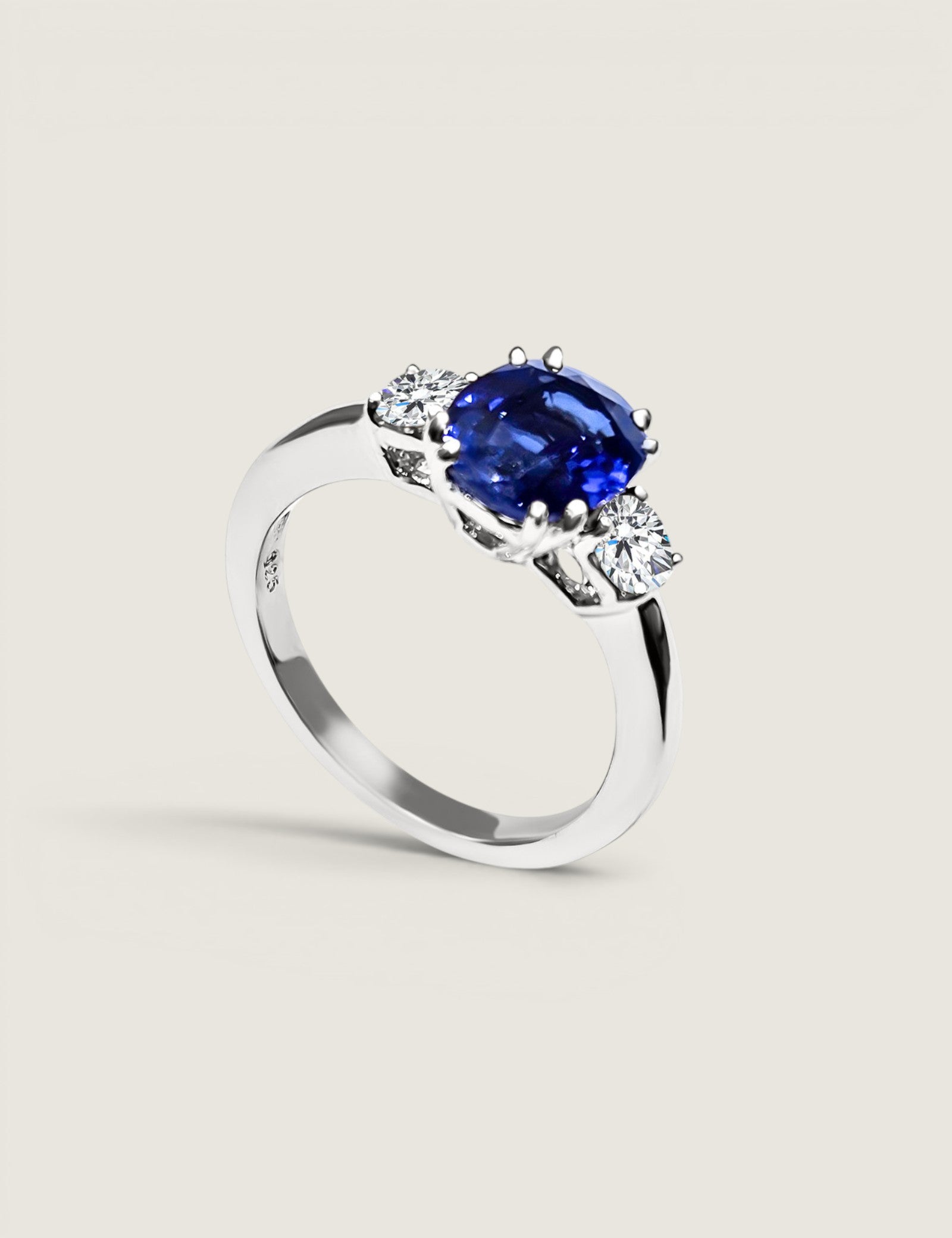 9x7 Oval(2CT) with 2 Round cz (.16ct)-F1500-SAP-CZ-14KT