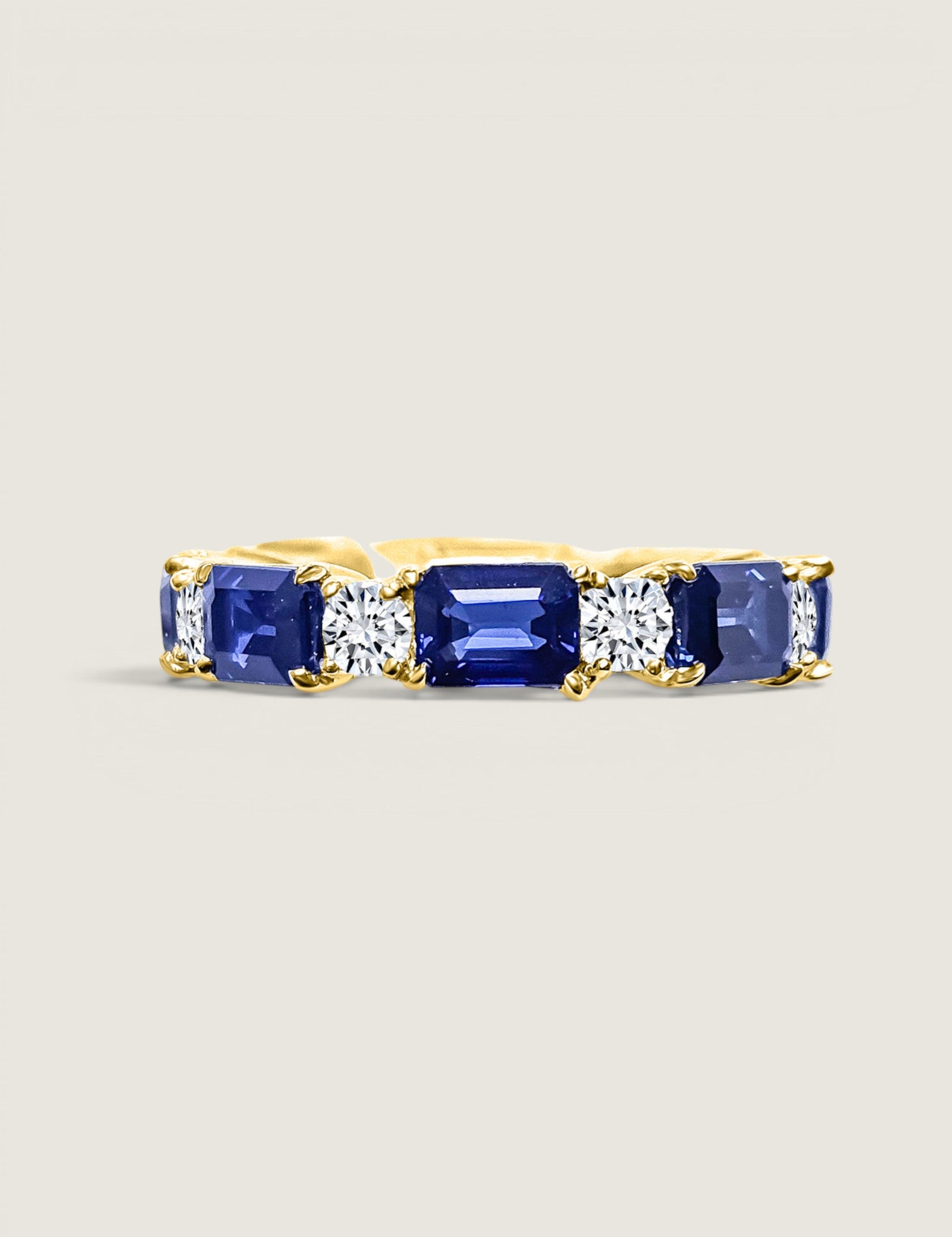 Alternating Emerald-cut Sapphire and Round Eternity Band(3.15 TCW)