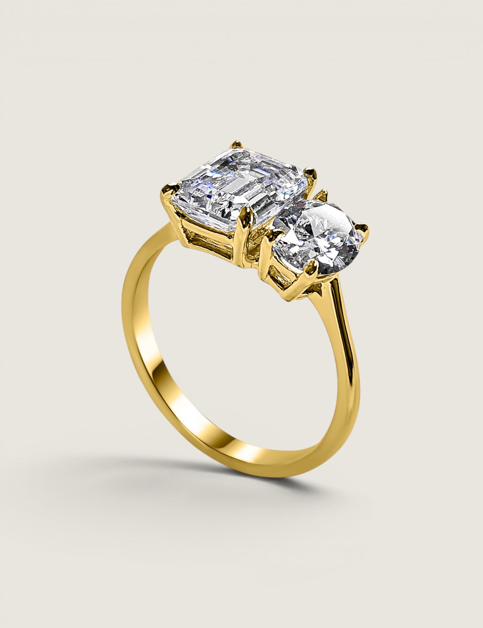 Toi et Moi 1.5 CT Oval & 2.5CT Emerald Cut Ring (4 TCW)