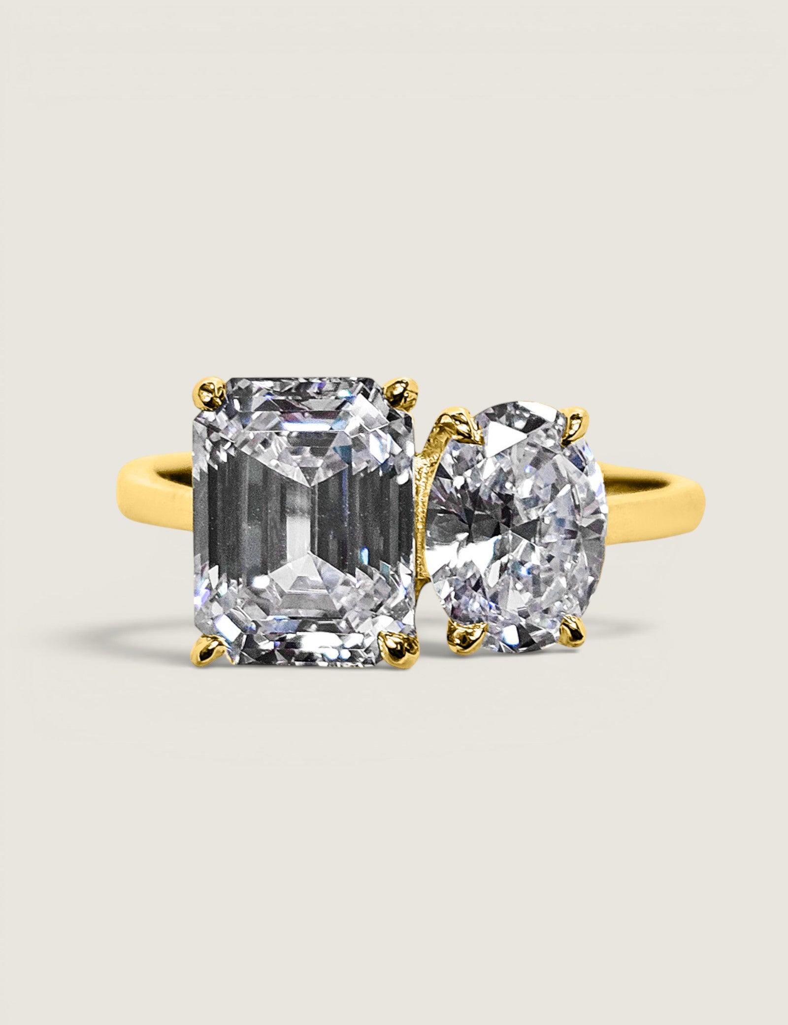 Toi et Moi 1.5 CT Oval & 2.5CT Emerald Cut Ring (4 TCW)
